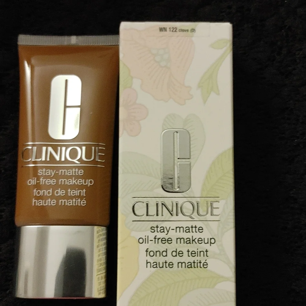 Clinique 122 Clove color Stay Matte oil free makeup. New with seal original box. - Picture 4 of 7